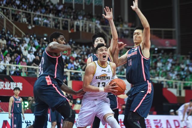 CBA大决战今晚打响 辽宁广东究竟谁能登顶？